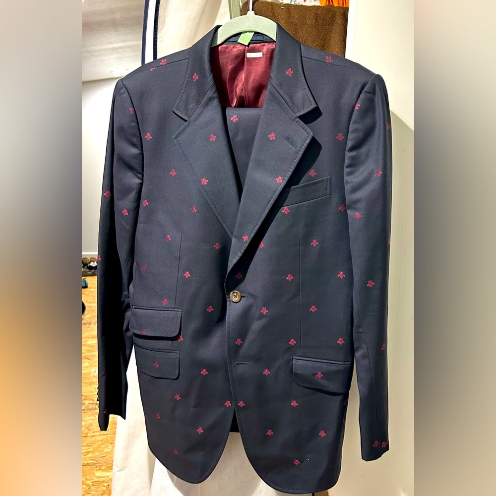 Men’s Gucci suit.